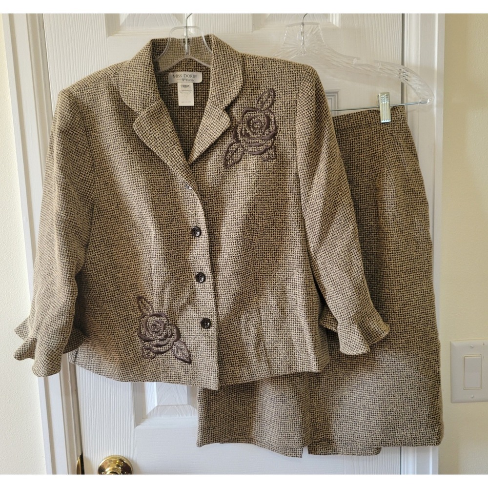 Miss Dorby Petite Skirt Suit Size 10P Black And Tan  Embroidered Floral VTG
